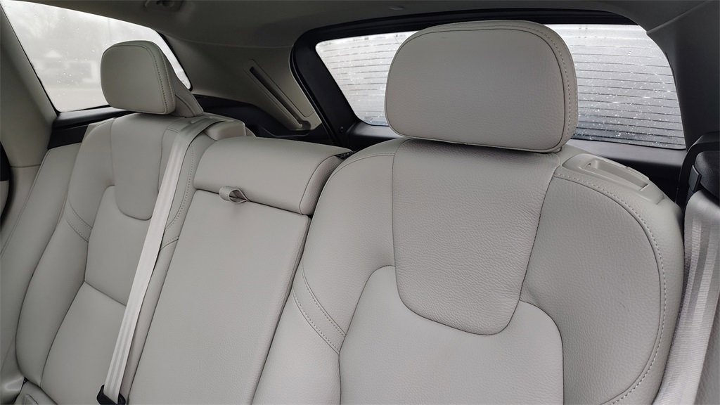 Used 2023 Volvo XC60 B5 Plus w/ Climate Package image 26