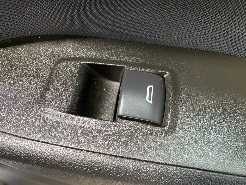 Used 2023 Chevrolet Equinox RS image 27