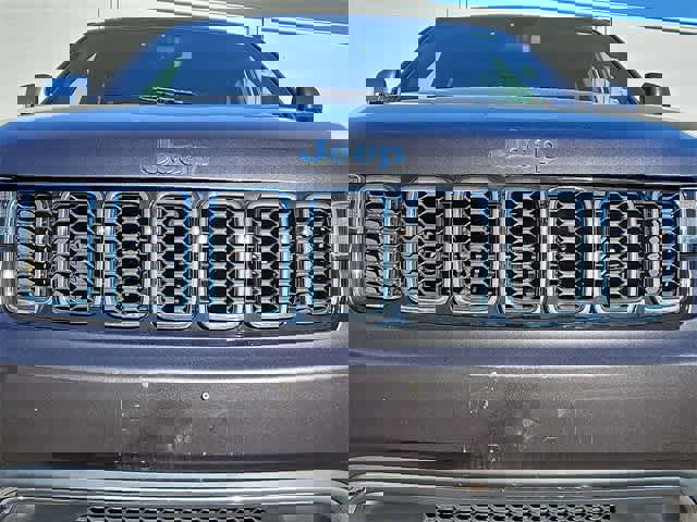 Used 2019 Jeep Grand Cherokee Limited image 36