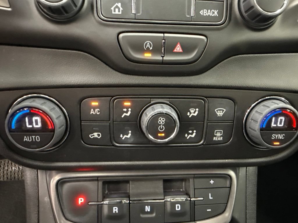 Used 2023 GMC Terrain AT4 w/ Tech Package AWD/4WD image 34