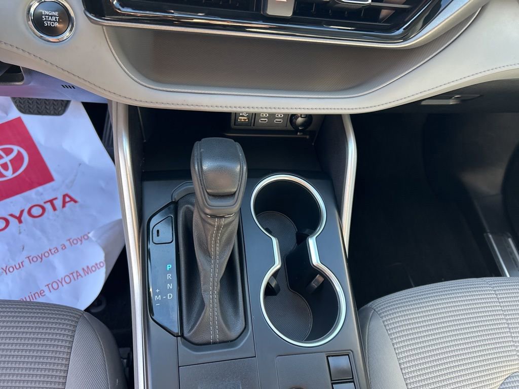 Used 2023 Toyota Highlander L image 17