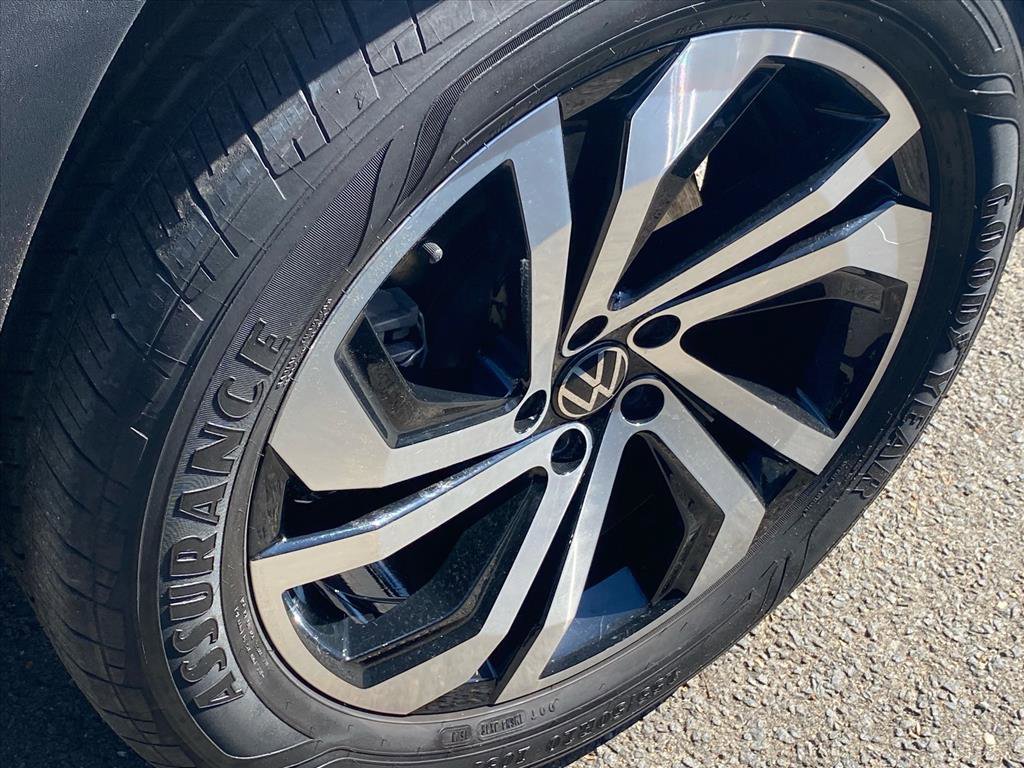 Certified 2023 Volkswagen Atlas Cross Sport SEL image 23