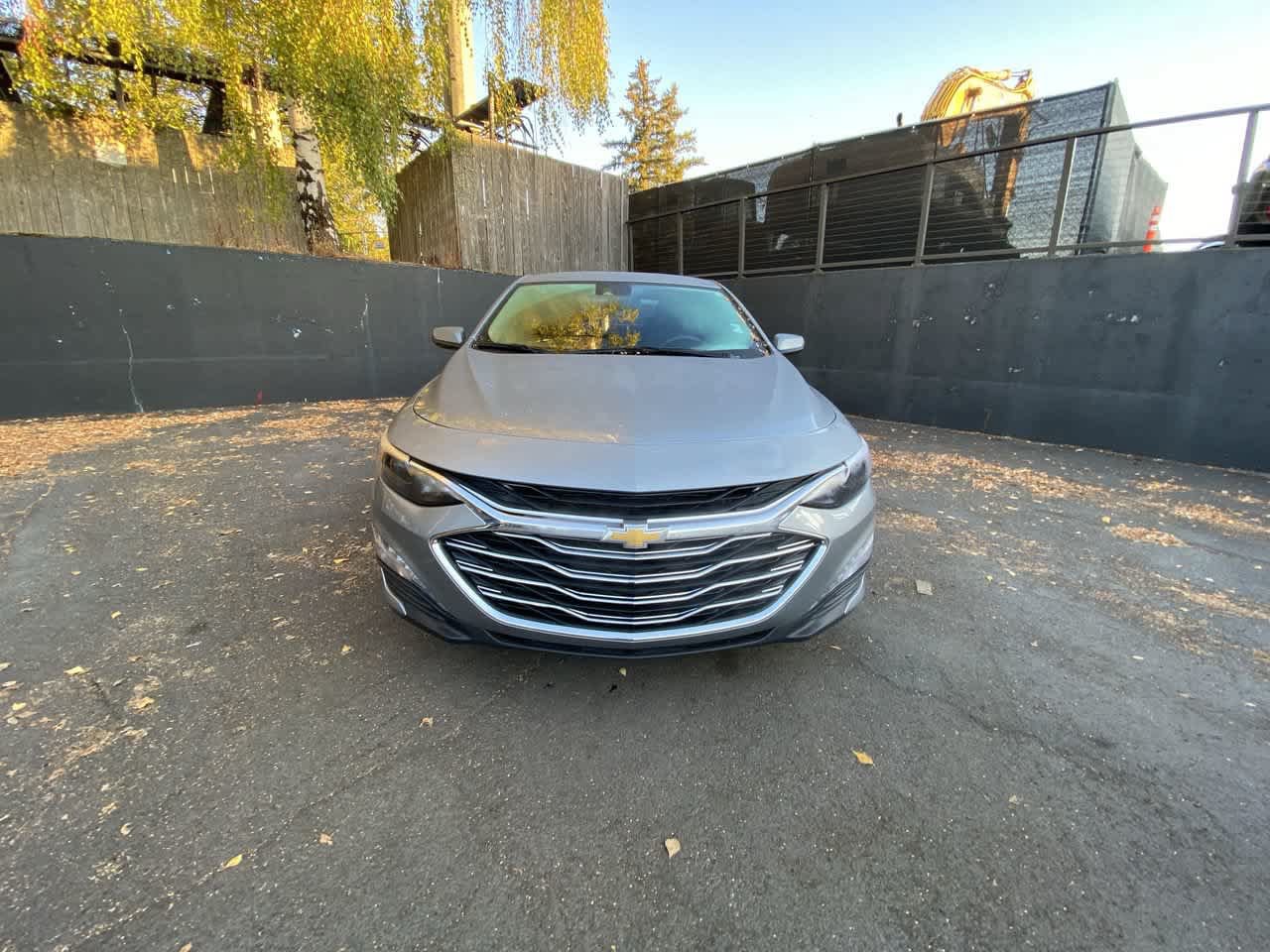 Used 2025 Chevrolet Malibu LT FWD image 9