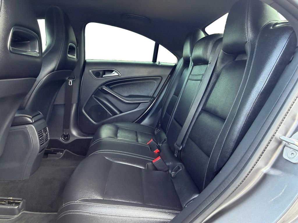 Used 2016 Mercedes-Benz CLA 250 image 16