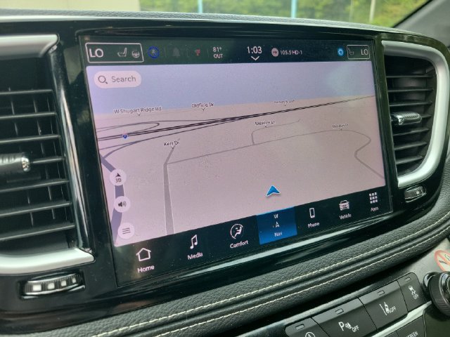 Used 2025 Chrysler Pacifica Limited FWD image 29