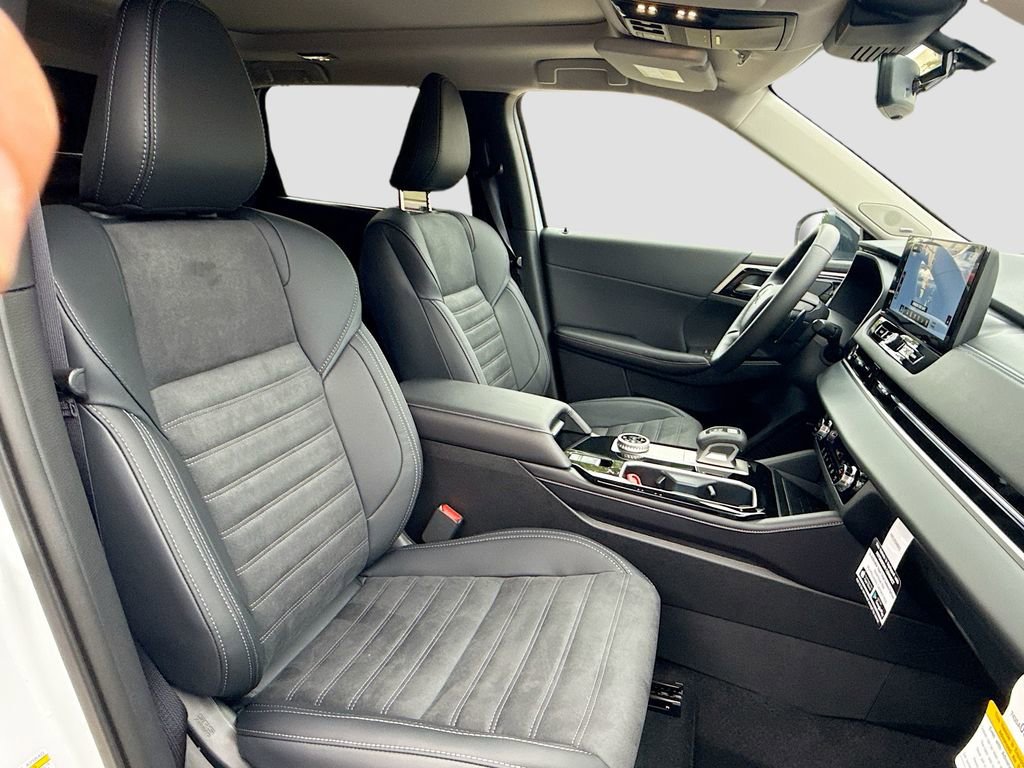 New 2026 Mitsubishi Outlander AWD image 27