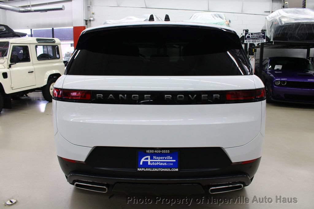 Used 2025 Land Rover Range Rover Sport SE AWD/4WD image 6