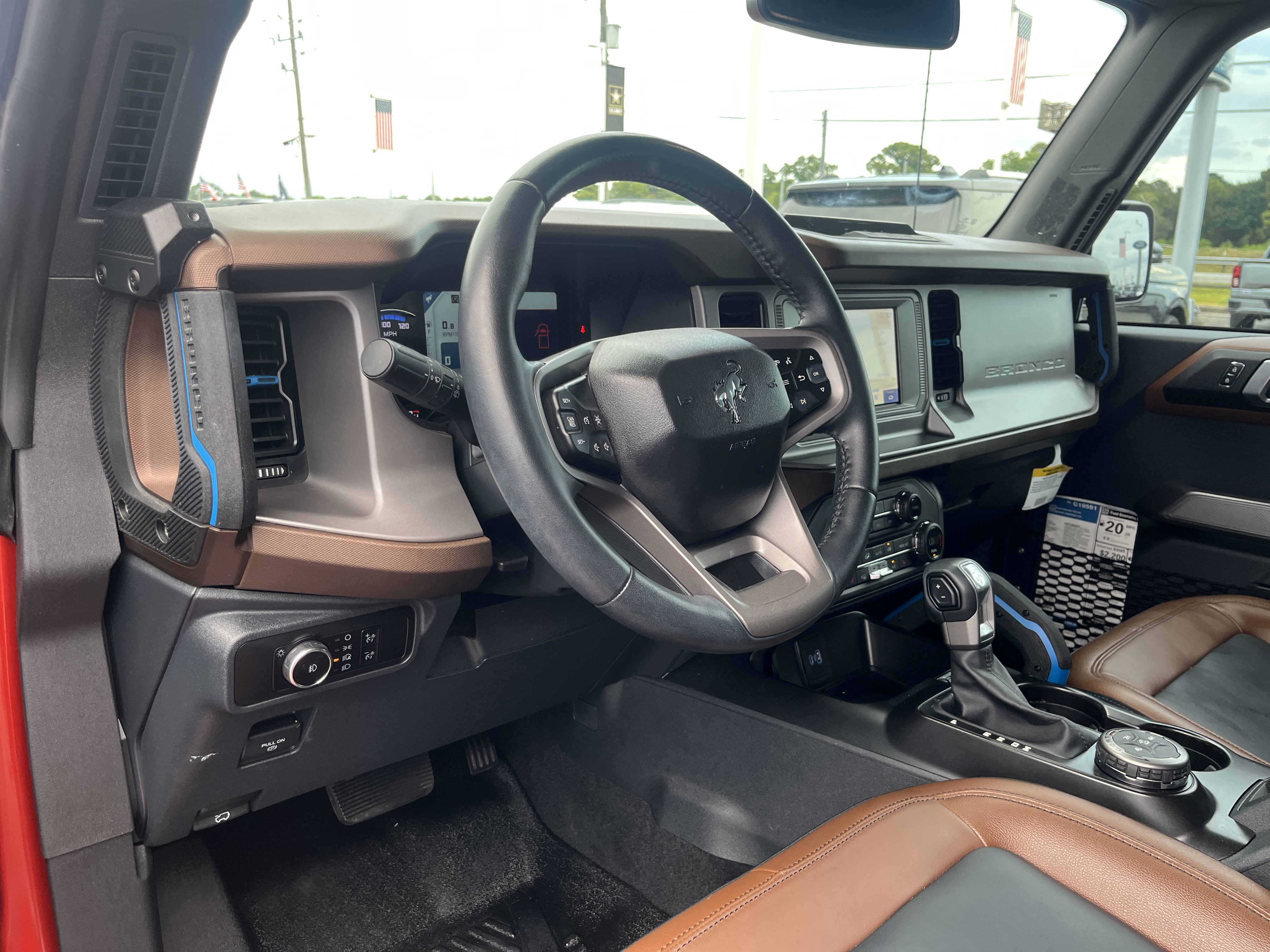 Used 2023 Ford Bronco Outer Banks AWD/4WD image 13