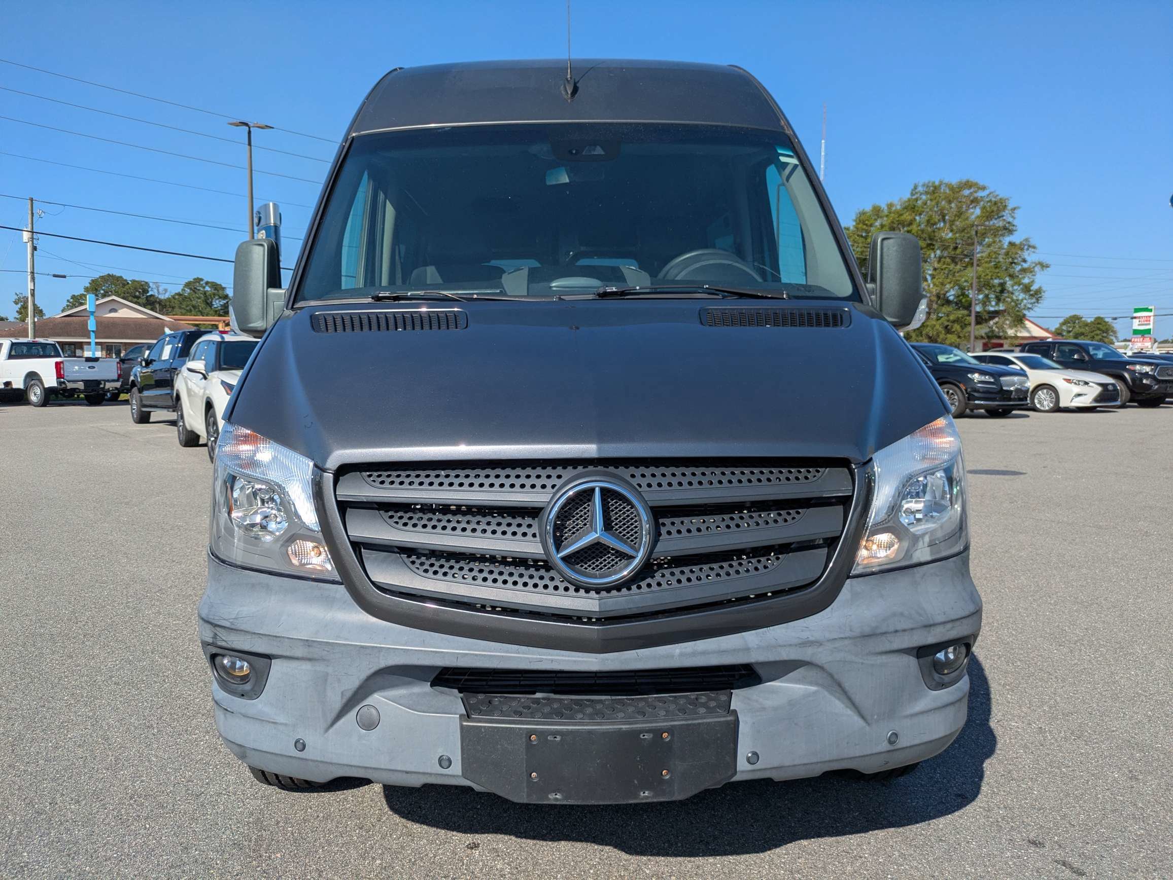 Used 2018 Mercedes-Benz Sprinter 2500 image 9