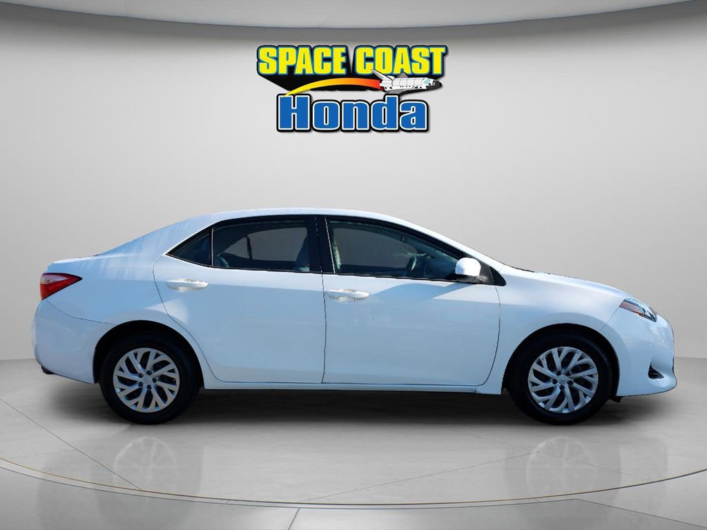 Used 2019 Toyota Corolla LE image 2