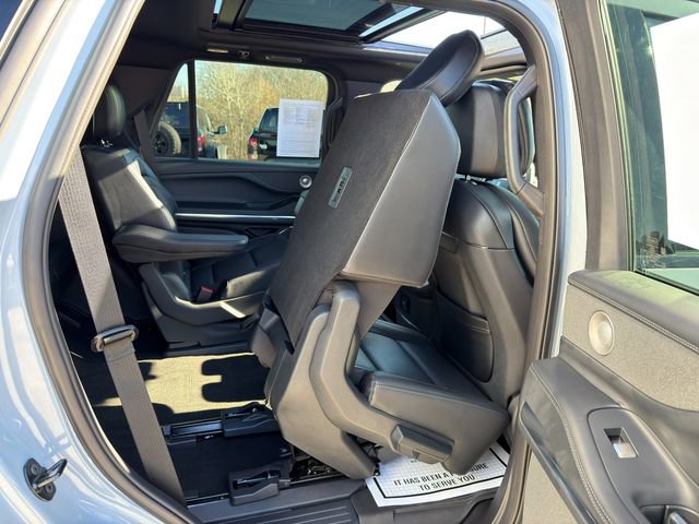 Used 2025 Lincoln Navigator Reserve w/ Jet Appearance Package image 13