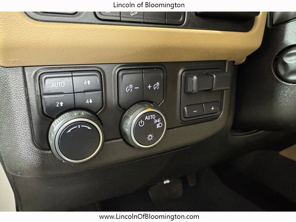 Used 2021 Chevrolet Suburban Premier w/ Premium Package image 39