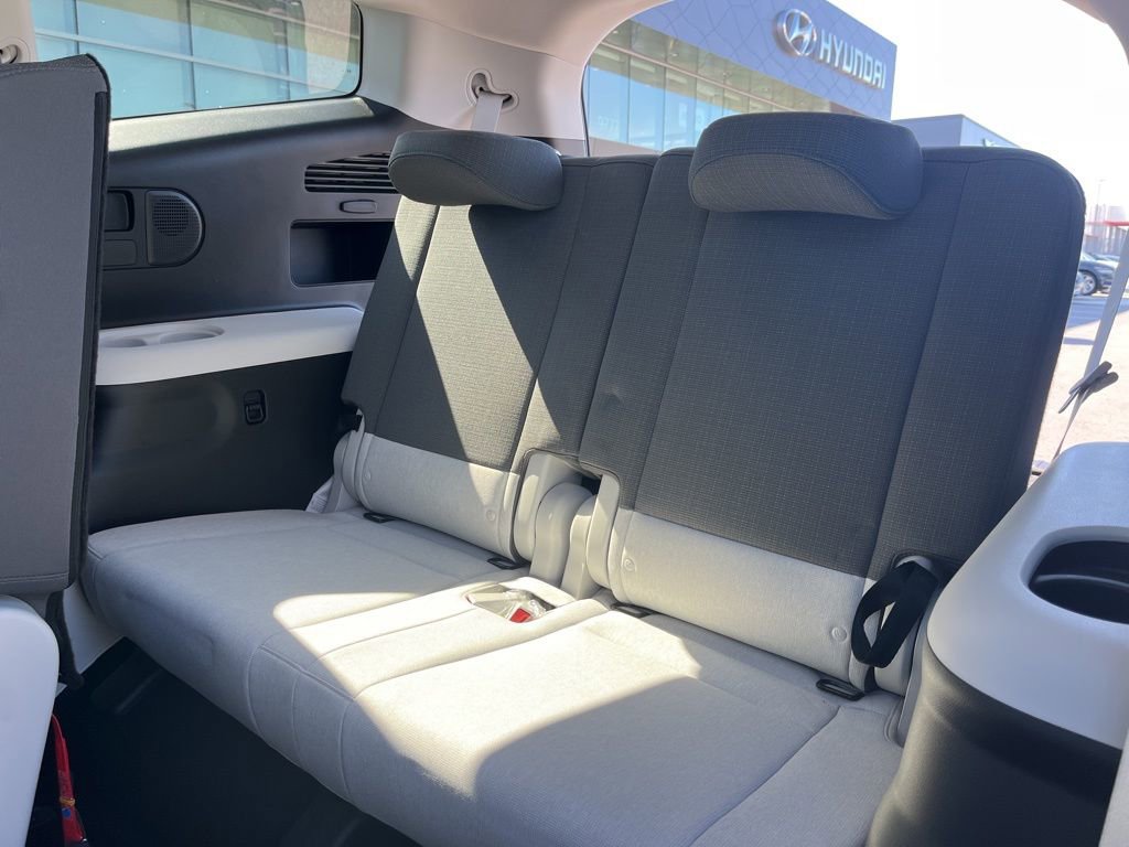 New 2026 Hyundai Ioniq 9 SE image 12