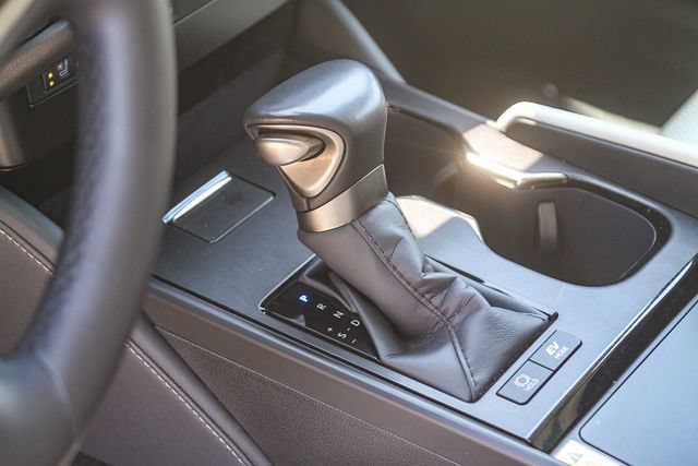 Used 2025 Lexus ES 300h w/ Premium Package FWD image 21