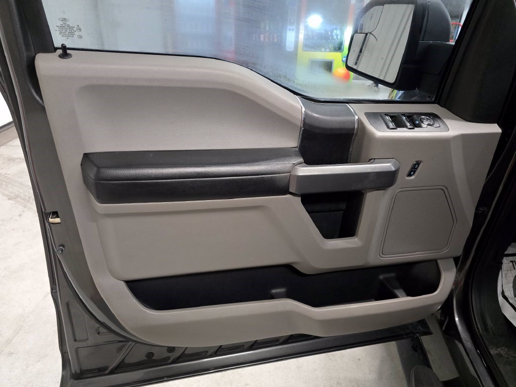 Used 2017 Ford F150 XLT RWD image 16