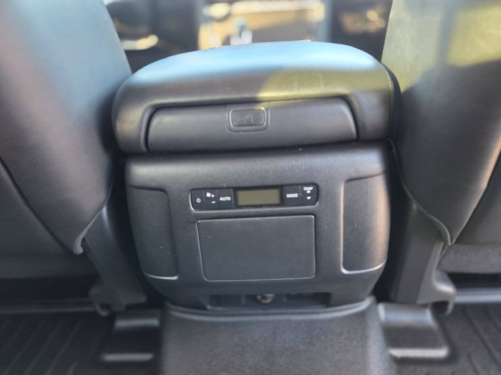 Used 2022 Nissan Armada SV AWD/4WD image 12