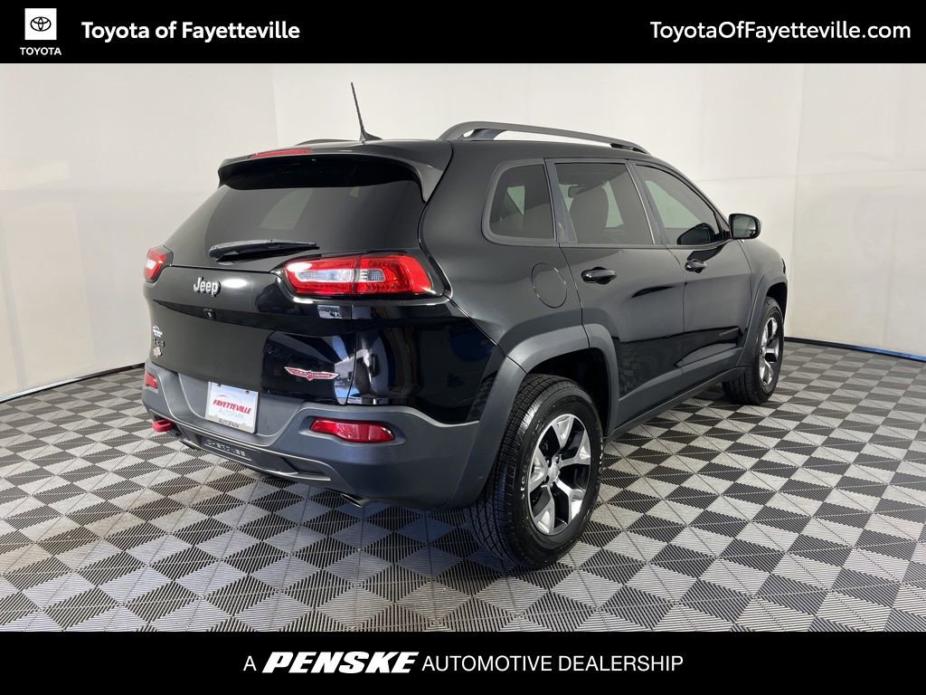 Used 2017 Jeep Cherokee Trailhawk image 14