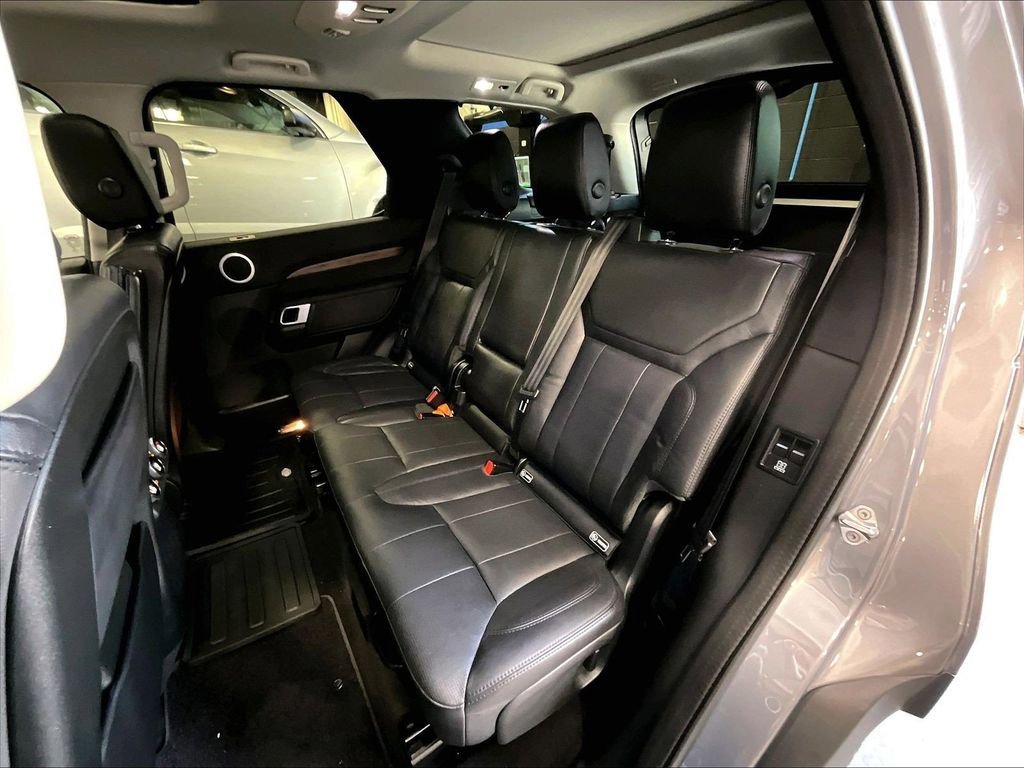 Used 2020 Land Rover Discovery HSE AWD/4WD image 15