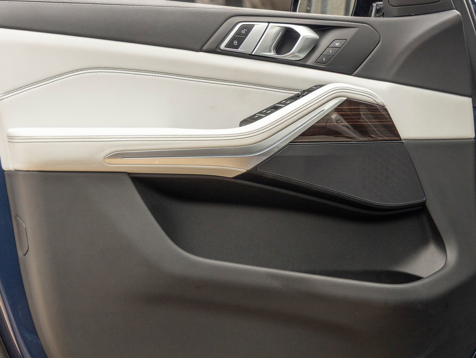 Used 2023 BMW X5 sDrive40i w/ M Sport Package image 17