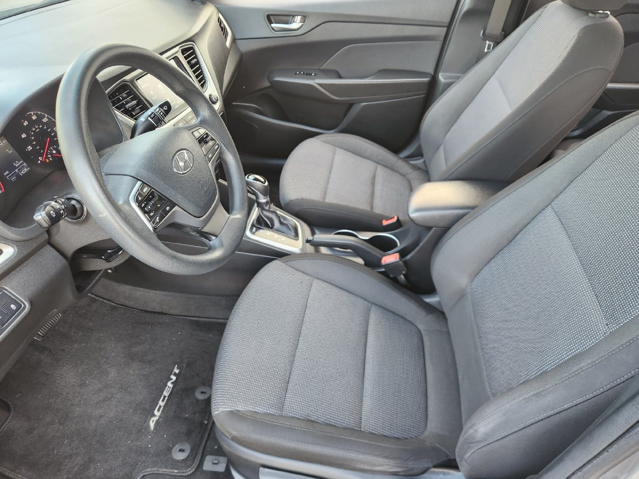 Used 2022 Hyundai Accent SEL FWD image 9