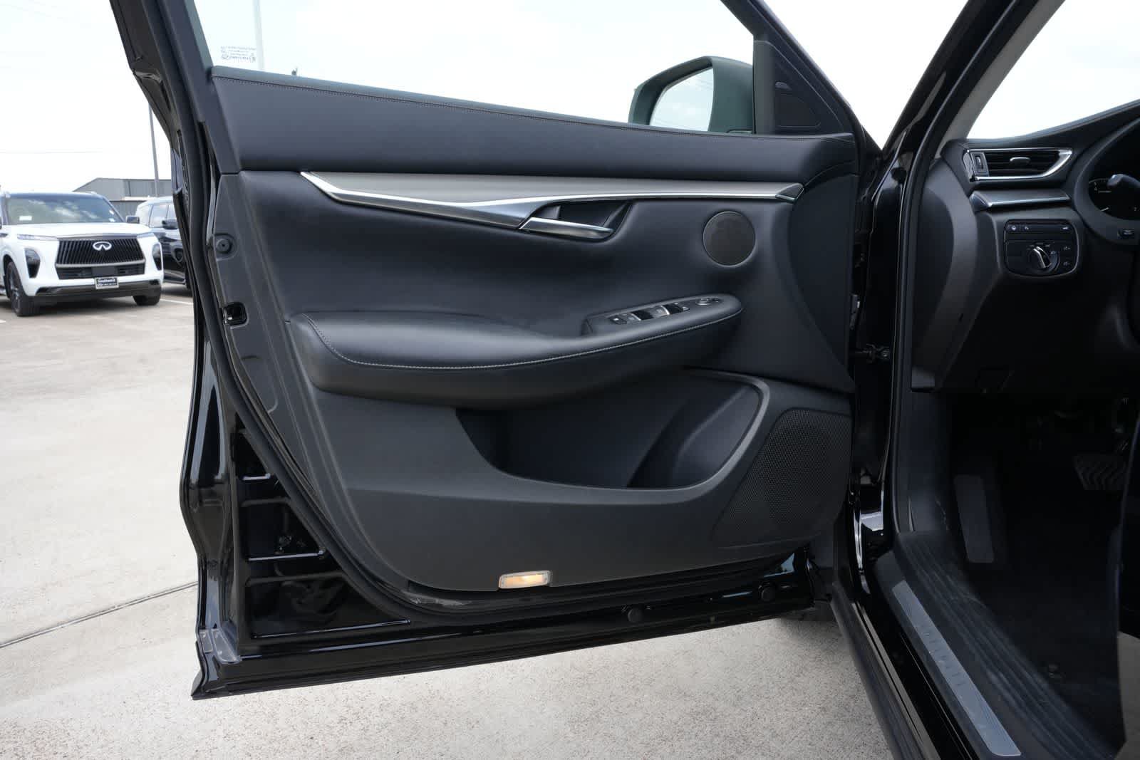 Certified 2023 INFINITI QX50 Pure FWD image 17