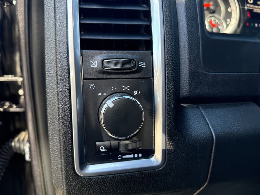 Used 2024 RAM 1500 Classic Warlock image 27