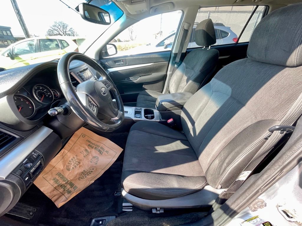Used 2013 Subaru Outback 2.5i Premium AWD/4WD image 19