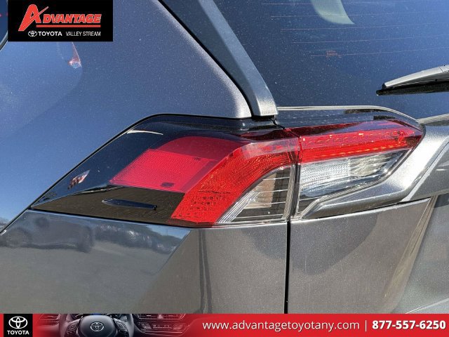 Certified 2024 Toyota RAV4 LE AWD/4WD image 15