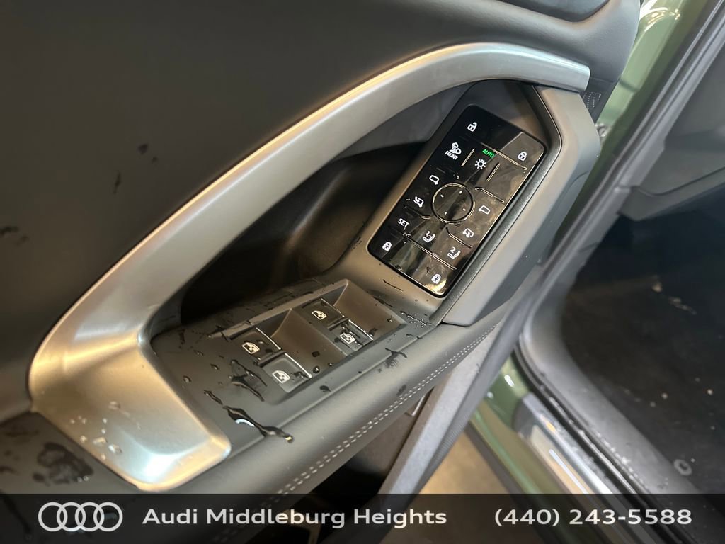 Used 2025 Audi Q5 Premium Plus w/ Premium Plus image 12