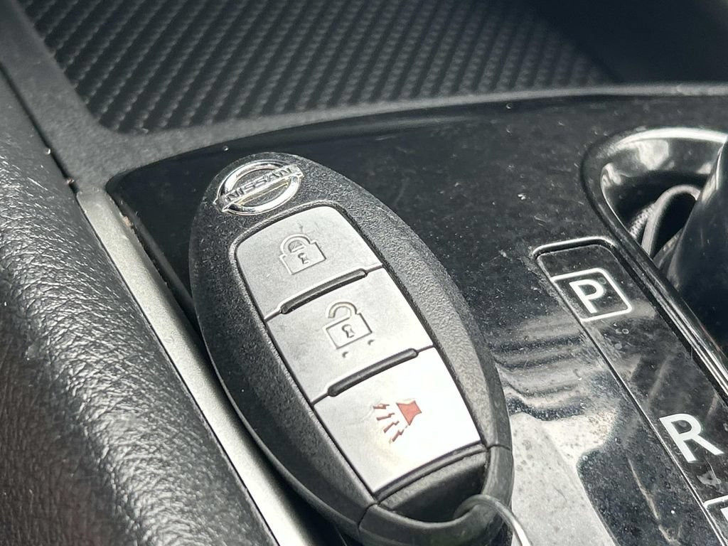 Used 2015 Nissan Rogue SV FWD image 33