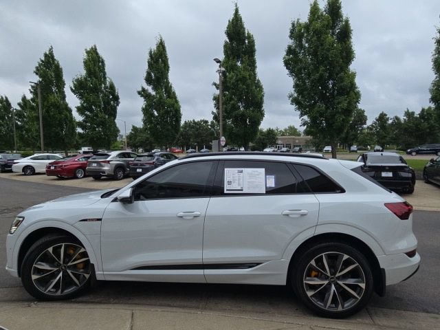 Used 2023 Audi e-tron Premium Plus w/ Premium Plus Package AWD/4WD image 6