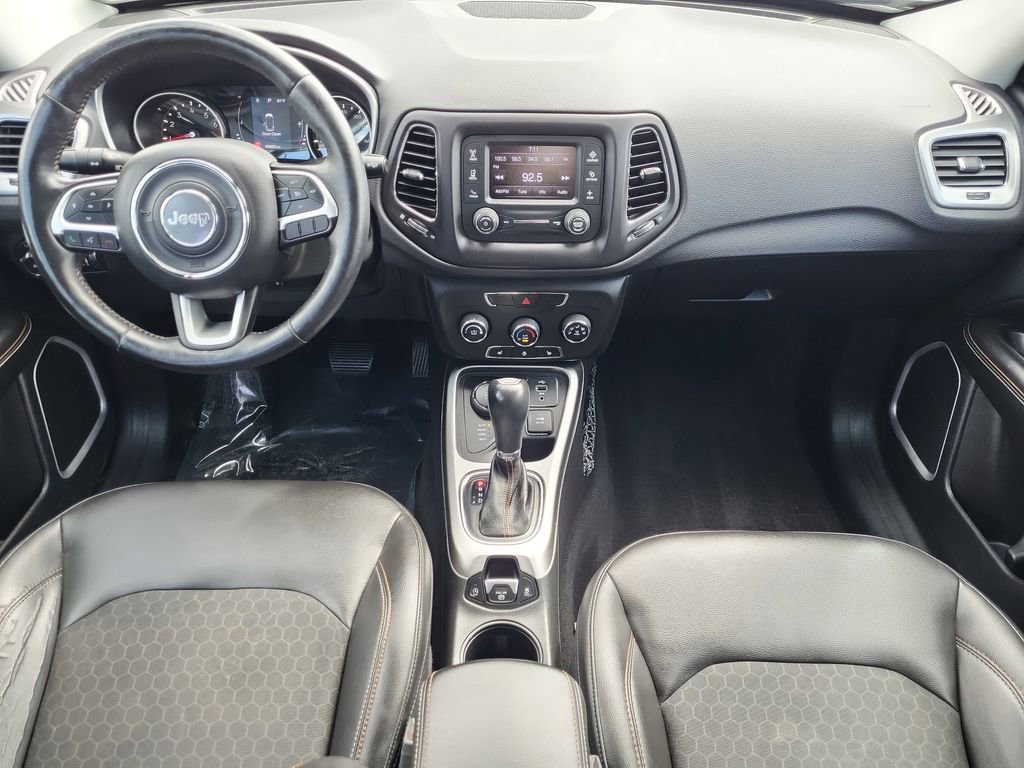 Used 2018 Jeep Compass Latitude w/ Cold Weather Group AWD/4WD image 12