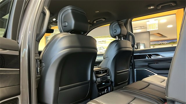 New 2026 Jeep Grand Wagoneer 4WD image 38