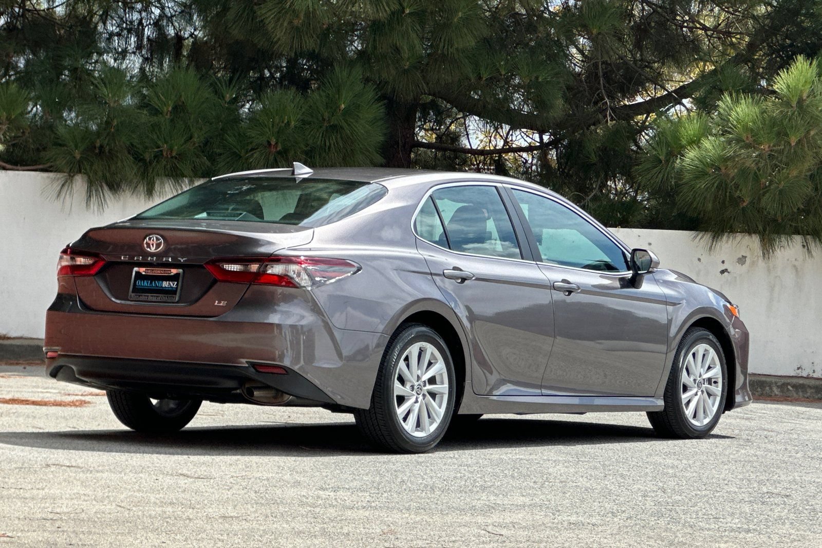 Used 2024 Toyota Camry LE w/ Convenience Package FWD image 4
