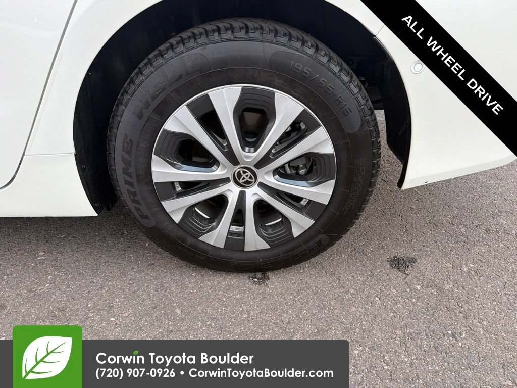 Used 2020 Toyota Prius LE w/ Carpet Mat Package AWD/4WD image 32