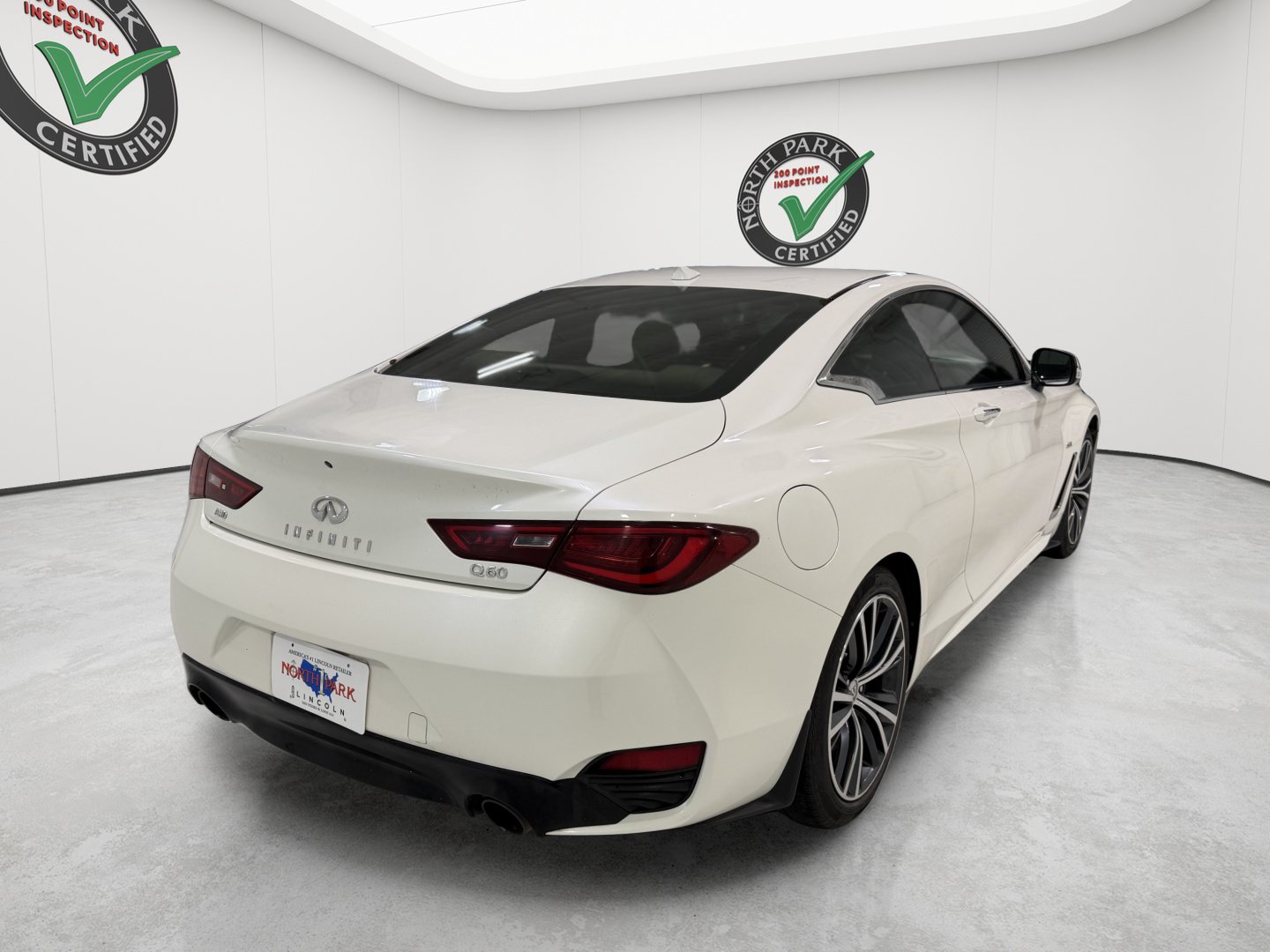 Used 2017 INFINITI Q60 2.0t AWD/4WD image 5