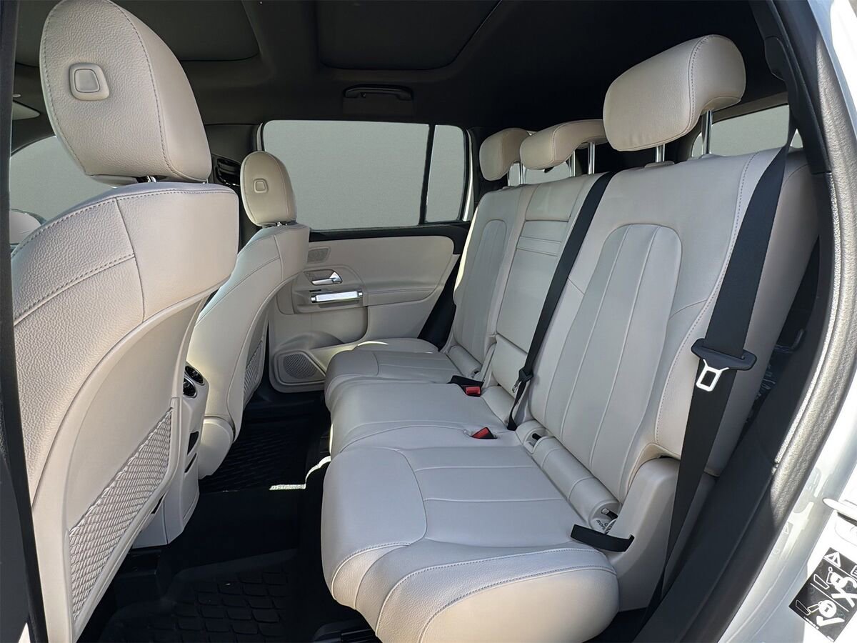 New 2026 Mercedes-Benz GLB 250 image 12