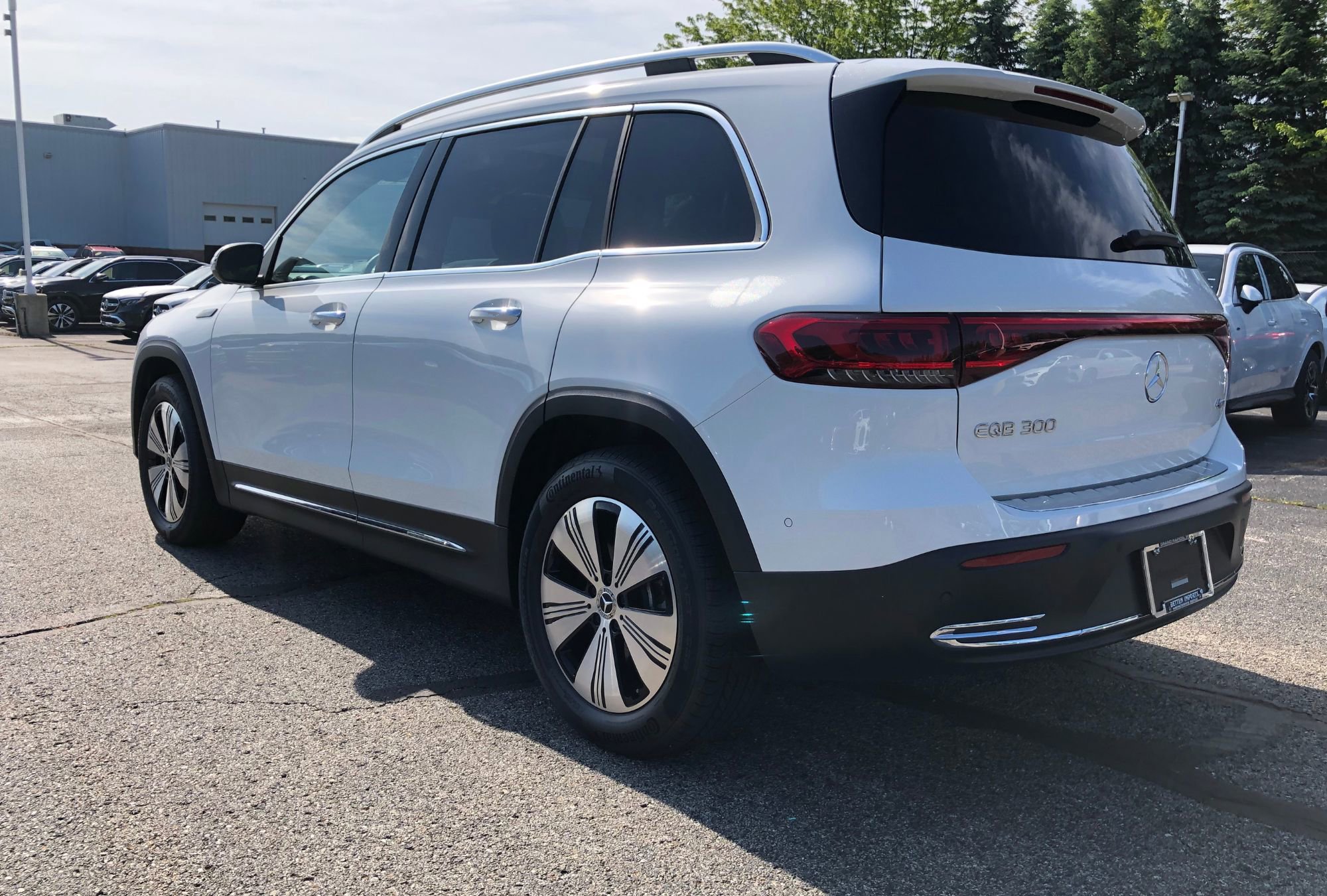 New 2022 Mercedes-Benz EQB 300 4MATIC image 4