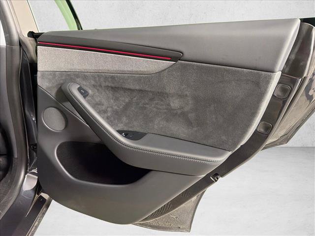 Used 2026 Tesla Model Y 2WD image 18