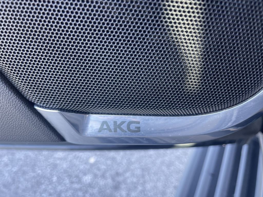 Used 2023 Cadillac Escalade ESV Sport Platinum w/ LPO, ONYX Package image 35