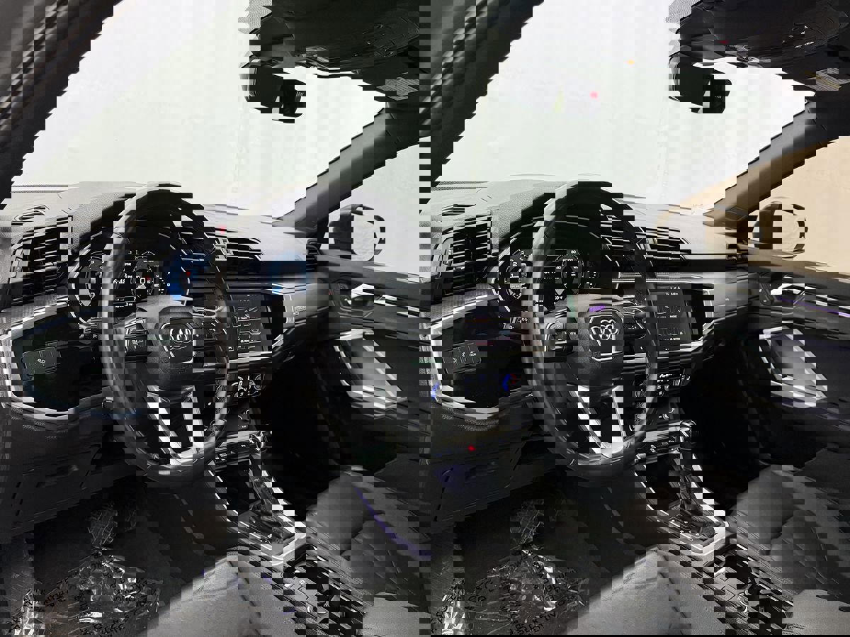 Used 2022 Audi Q3 2.0T Premium Plus w/ Premium Plus Package image 7