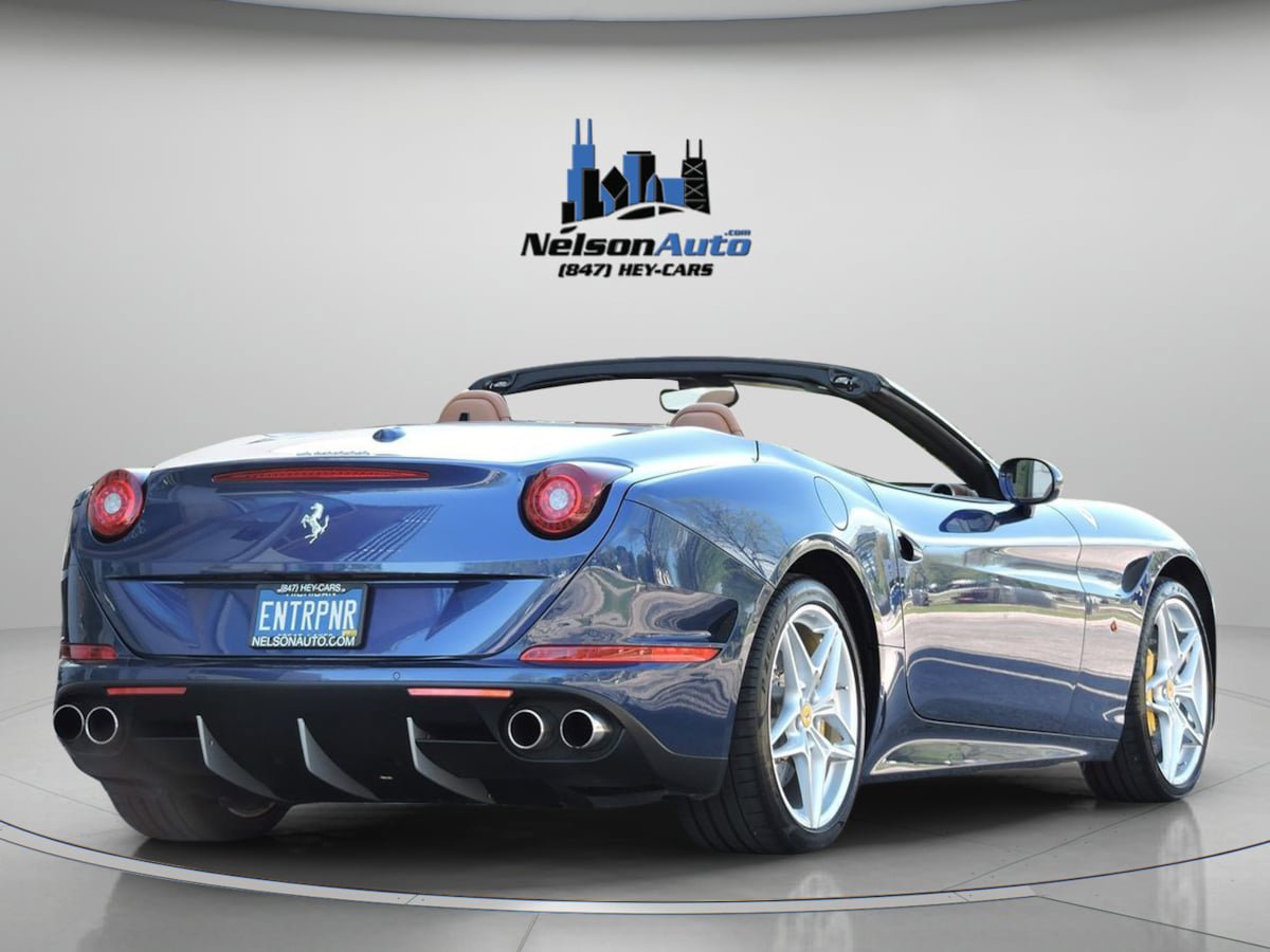 Used 2017 Ferrari California T image 3