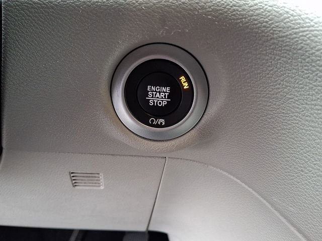 Used 2024 Chrysler Pacifica Touring-L image 15