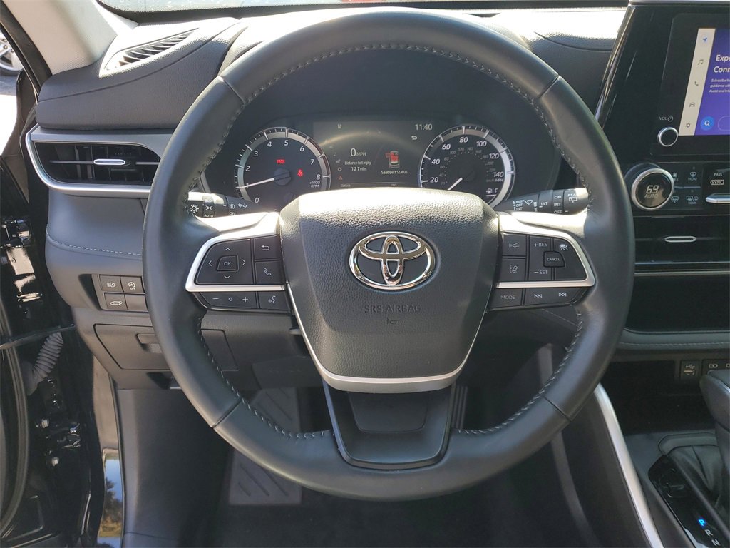Used 2023 Toyota Highlander LE image 18