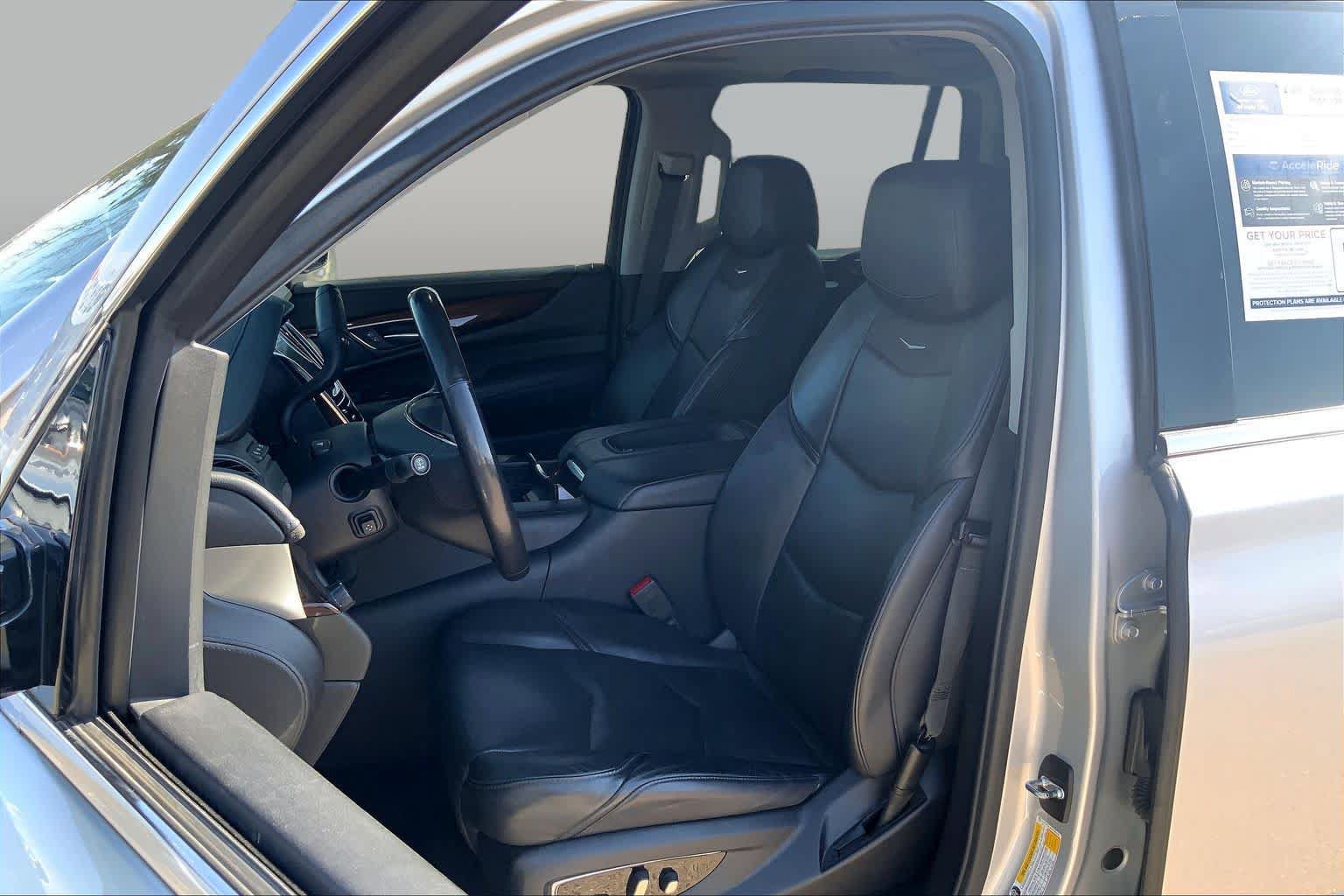 Used 2020 Cadillac Escalade Premium Luxury RWD image 8