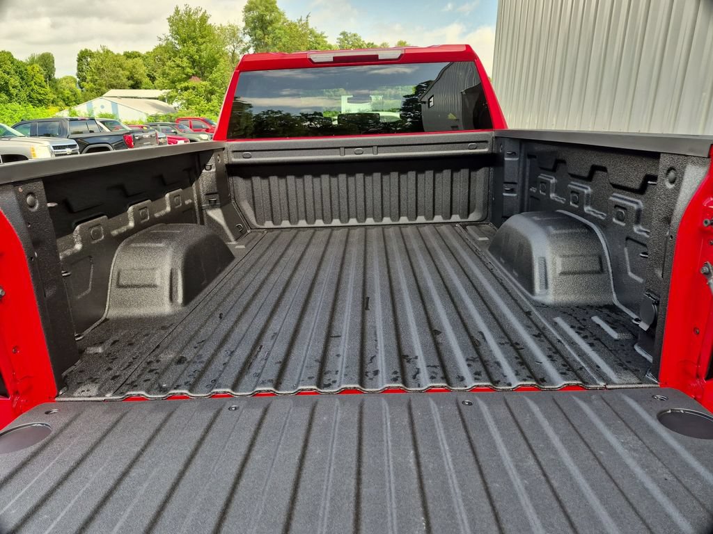 New 2026 GMC Sierra 1500 Pro w/ Graphite Edition AWD/4WD image 9