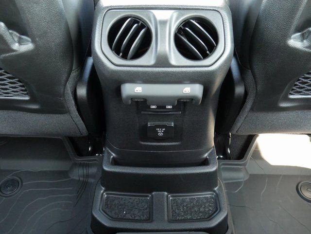 New 2025 Jeep Wrangler Unlimited Rubicon 392 image 28