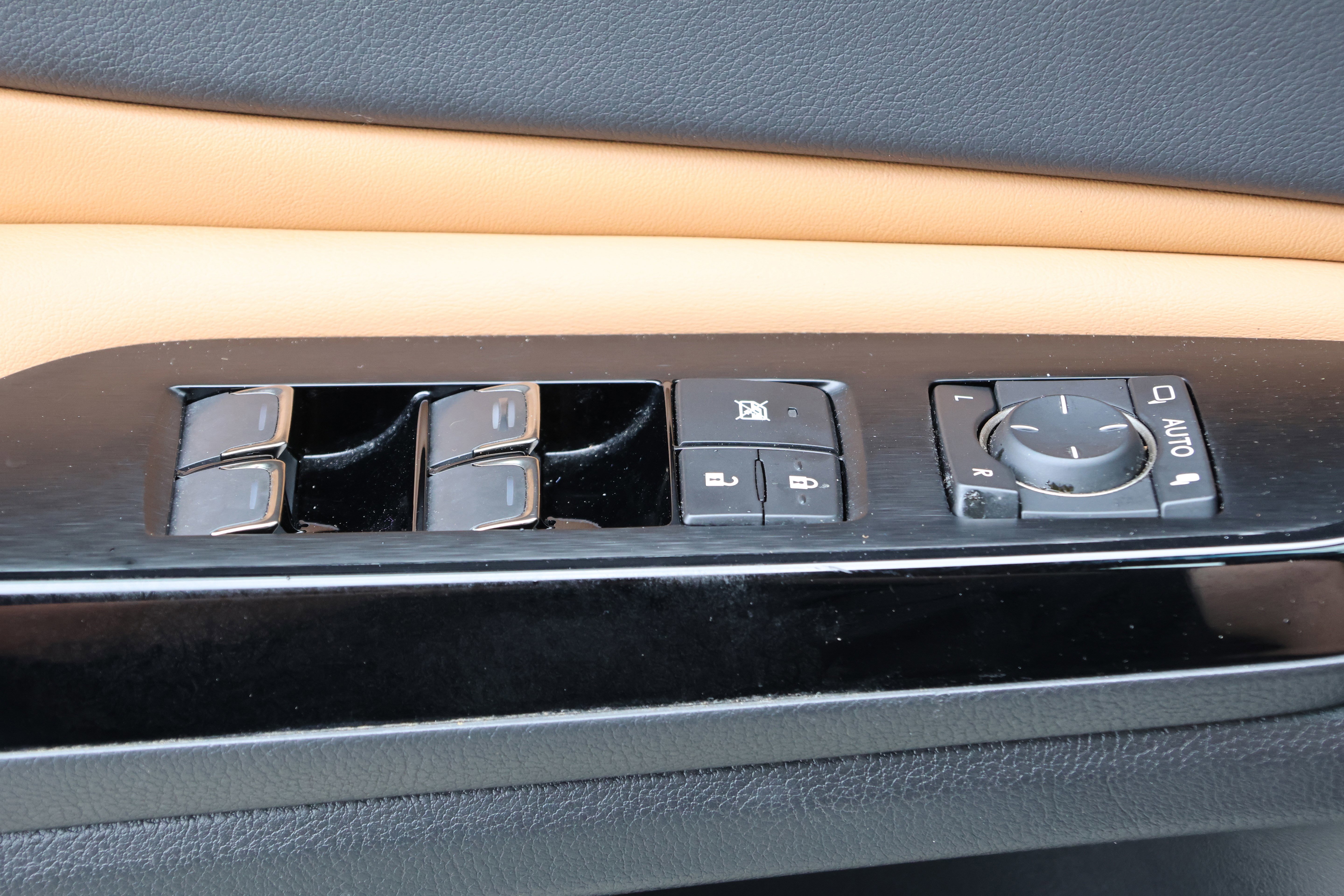 Used 2024 Lexus ES 350 w/ Technology Package FWD image 14