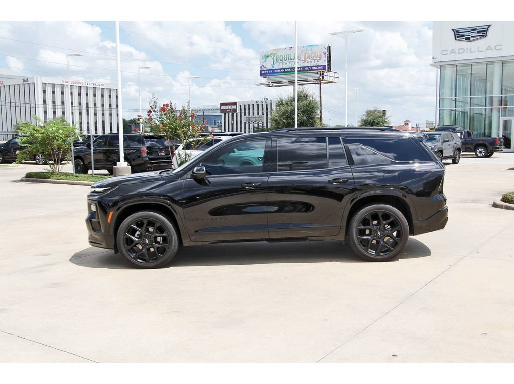 Used 2025 Chevrolet Traverse RS w/ LPO, Floor Liner Package FWD image 4
