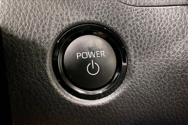 Used 2025 Toyota Camry SE FWD image 37